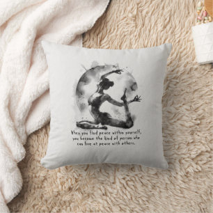 Coussin Aquarelle Yoga Reiki Pose King Pigeon à une jambe