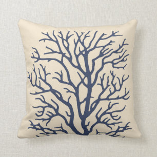 Coussin Arbre de corail en crème sur le bleu marine fonc