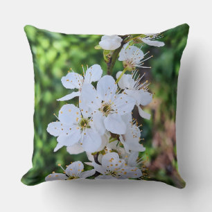 Coussin Arbre en Fleur au Printemps Roumanie – Photographi