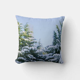 Coussin Arbres toujours verts, neige, jolie scène de natur