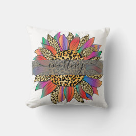 Coussin Arc en ciel et empreinte de léopard personnalisé