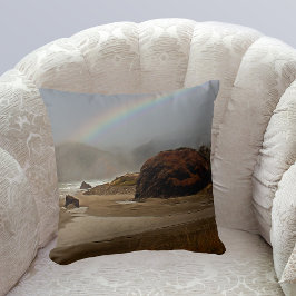 Coussin Arc en ciel et nuages à Myers Beach en Oregon