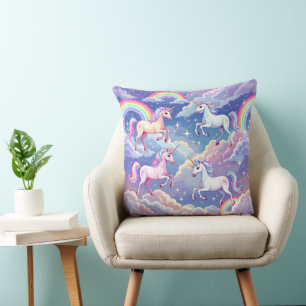 Coussin Arc-en-ciel scintillant et licornes sur des nuages