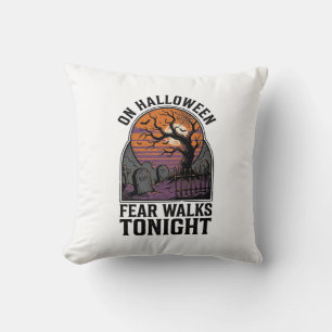 Coussin Art de l'arbre effrayant de cimetière d'Halloween
