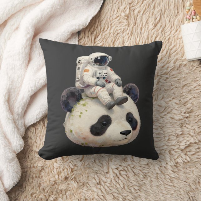 Coussin Astronaut on a Space Panda Surreal Weird and Fun (Couverture)