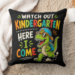 Coussin Attention maternelle j'arrive Dino