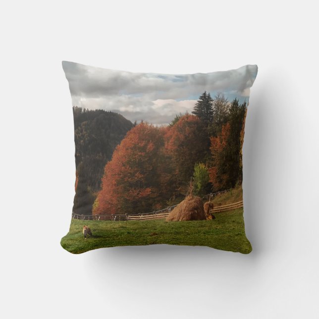 Coussin Automne Avec Mountain Fox Et Haystack (Recto)