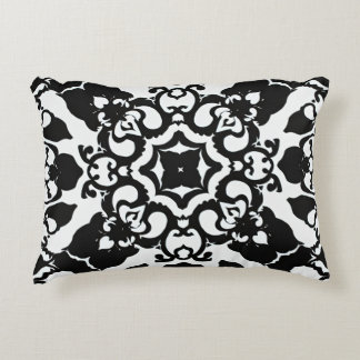 Coussin avec délicat desi motif noir et blanc