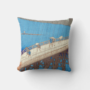 Coussin Averse soudaine sur le pont Atake, Utagawa Hiroshi