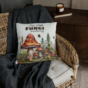 Coussin Baby shower de champignon de la forêt de Whimsical