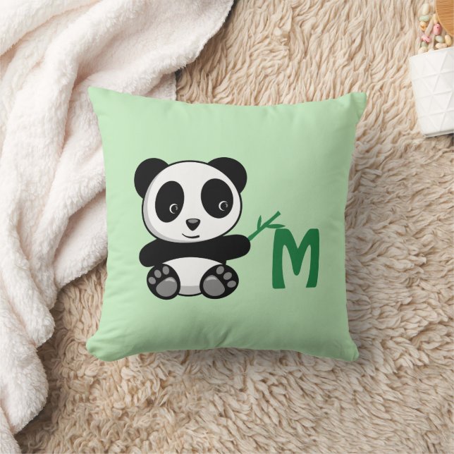 Coussin Baguette en bambou de petit panda vert Monogramme (Couverture)