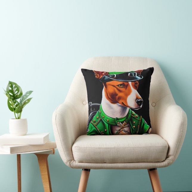Coussin Basenji Chien conduisant vélo St. Patrick's Day (Chaise)