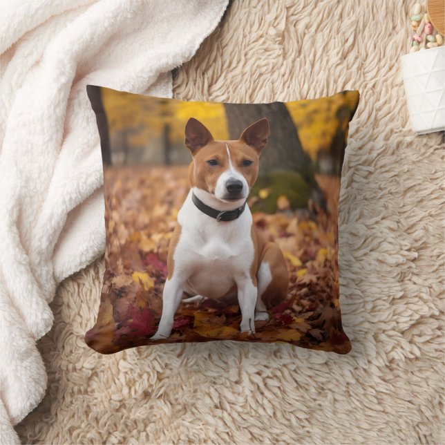 Coussin Basenji en automne Feuilles automne Inspiration (Couverture)