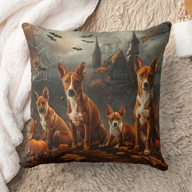 Coussin Basenji Halloween Chien De Nuit Délice (Couverture)