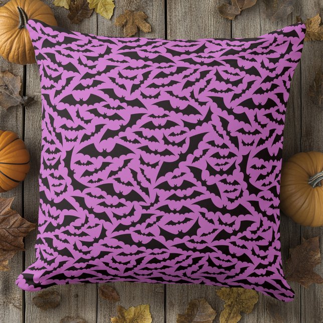 Coussin Bat motif violet noir Halloween (Bat pattern purple black Halloween Throw Pillow)