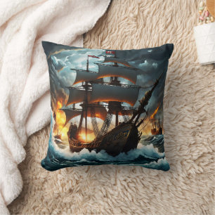 Coussin Bateau pirate naviguant à travers les mers orageus