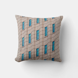 Coussin BÂTIMENT EN BÉTON Brown EN JOURNÉE