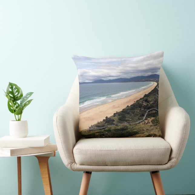 Coussin Beach lookout throw pillow (Chaise)