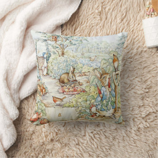 Coussin Beatrix Potter Storybook Characters Garden