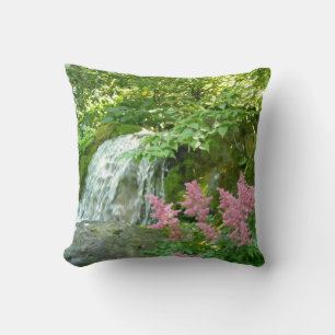 Coussin Belle scène de cascade avec Astilbe rose