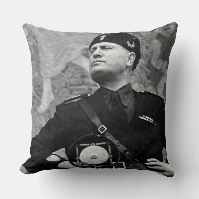 Coussin Benito Amilcare Andrea Mussolini (Recto)