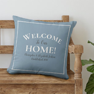Coussin Bienvenue à la maison, calligraphie chic bleu pous