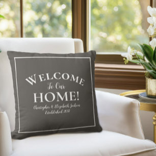 Coussin Bienvenue à la maison personnalisé marron blanc ch