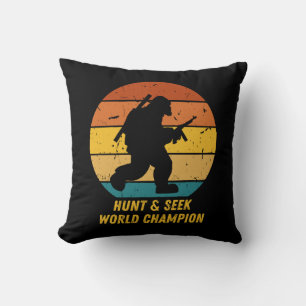 Coussin Big Foot Ne Veut Plus Se Cacher Et Chercher Mainte