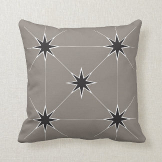 Coussin Black 5 étoiles sur arrière - plan d'argent.