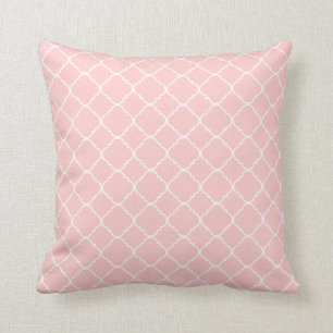 Coussin Blanc Quatrefoil de rose en pastel