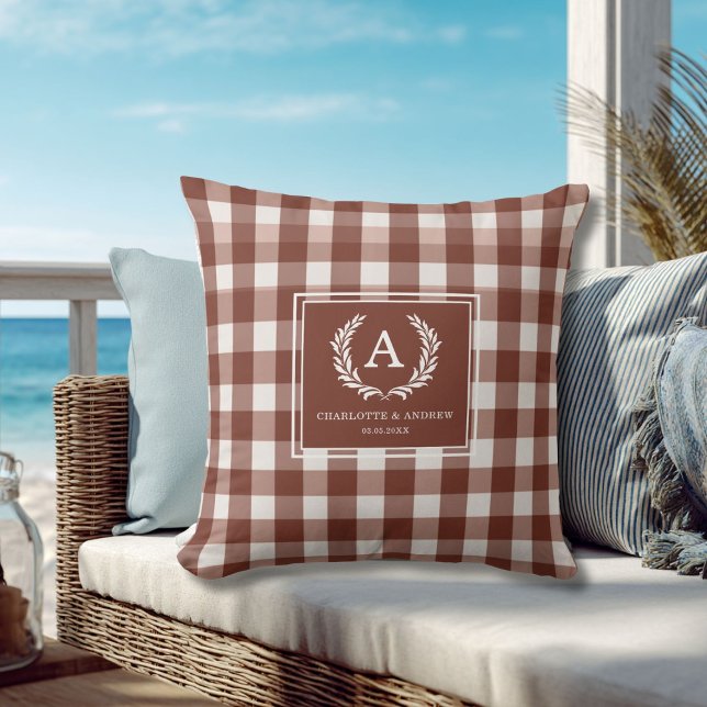 Coussin Blason Monogrammé Gingham Marron (Brown Gingham Monogram Crest Throw Pillow)