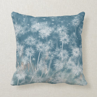 Coussin bleu d'impression de pissenlit