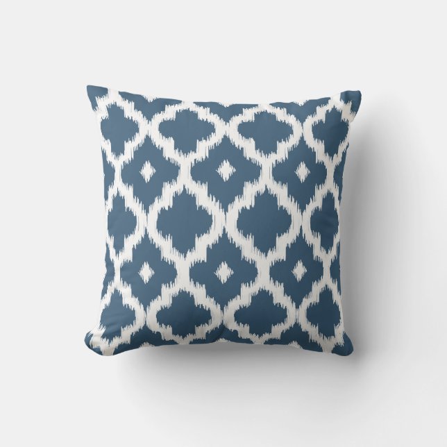 Coussin Bleu foncé de denim de motif d'Ikat Quatrefoil (Recto)