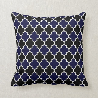 Coussin Bleu Quatrefoil de la marine noire et texturée