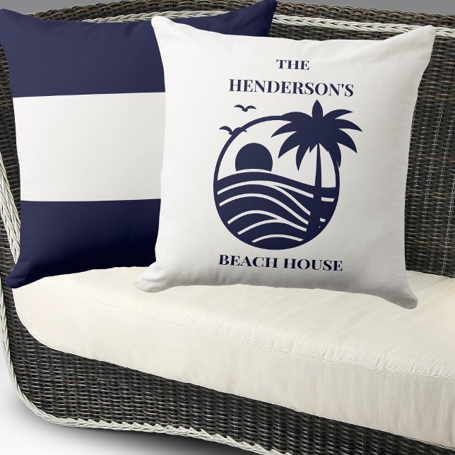 Coussin Blue Coastal Palm Tree Family Name Beach House (Créateur téléchargé)