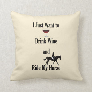 Coussin Boire du vin et faire du cheval