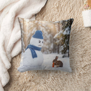 Coussin Bonhomme de neige fronçant les sourcils devant un