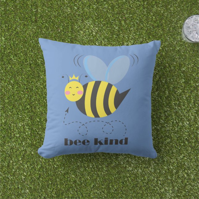 Coussin Bonne princesse d'abeille avec couronne et slogan  (Herbe)