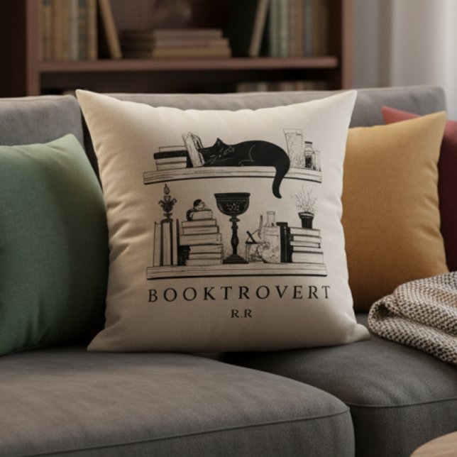 Coussin Booktrovert Book Lover's Monogrammed  (Créateur téléchargé)