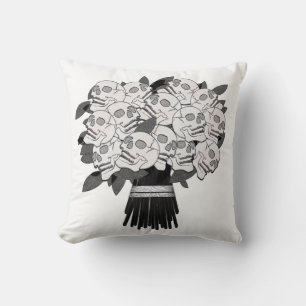 Coussin Bouquet de roses crâniennes noir et blanc