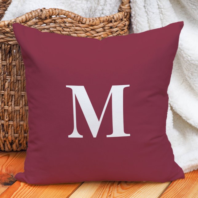 Coussin Bourgogne Blanc Monogramme Initiale (Burgundy and white monogram decorator pillow)