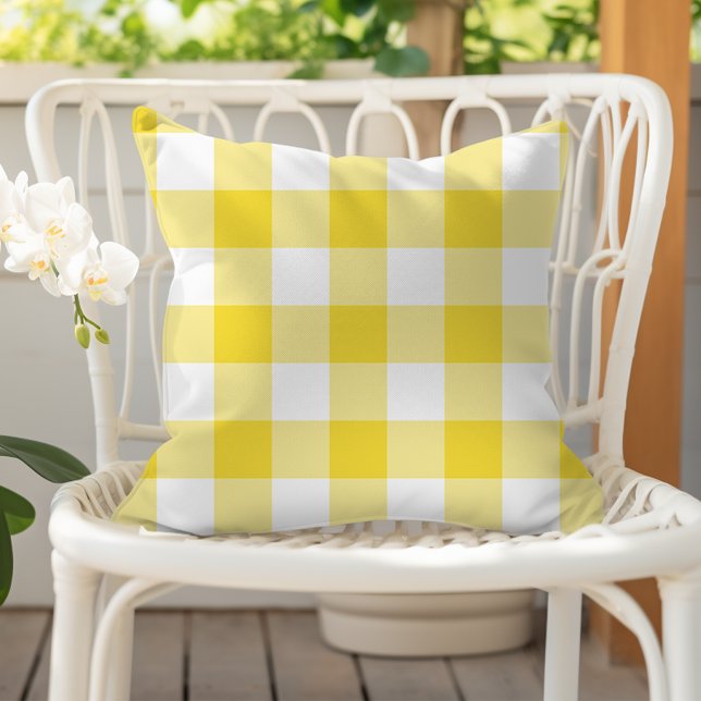 Coussin Buttercup Yellow Gingham Check Plaid Pattern (Créateur téléchargé)