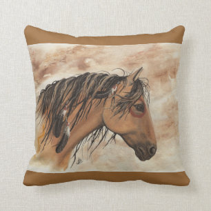 Coussin byBiHrLe majestueux d'art de MustangHorse de Natif
