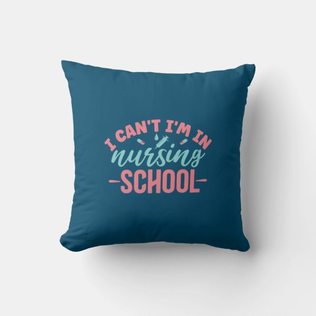 Coussin Cadeau infirmière | Je Suis À L'École De Soins Inf (Recto)