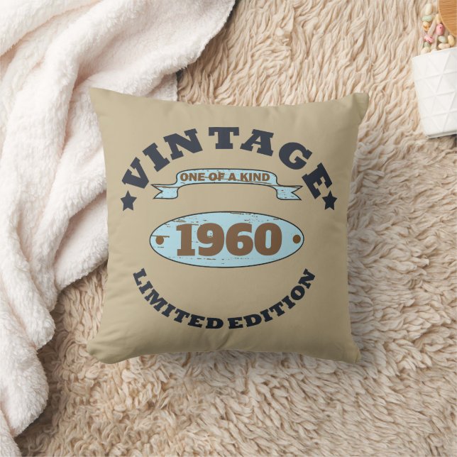 Coussin Cadeaux d'anniversaire vintages personnalisés (Couverture)