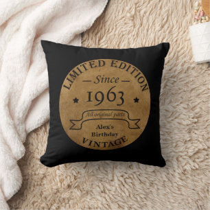 Coussin Cadeaux d'anniversaire vintages personnalisés