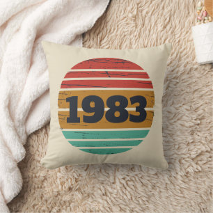 Coussin Cadeaux d'anniversaire vintages personnalisés
