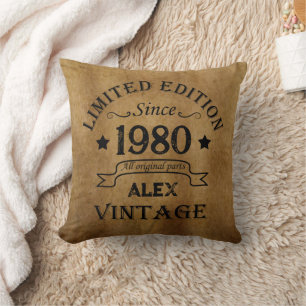 Coussin Cadeaux d'anniversaire vintages personnalisés
