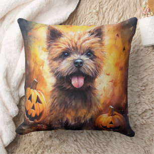 Coussin Cairn Terrier d'Halloween avec citrouilles Épouvan