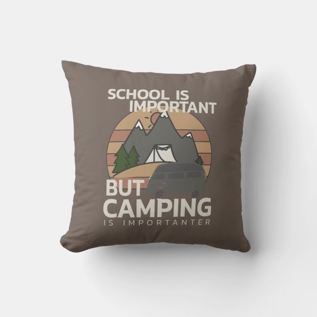 Coussin Camping drôle est plus important  (Recto)